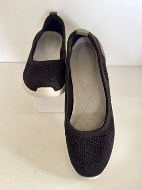 Easy Spirit Glitz Black Mesh Knit Slip Ons Flats Size 7 1/2